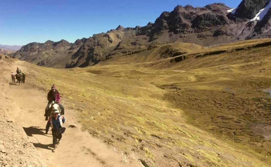 Tour Rainbow Mountain - Once you arrive: time for photos and exploring the mountain area
