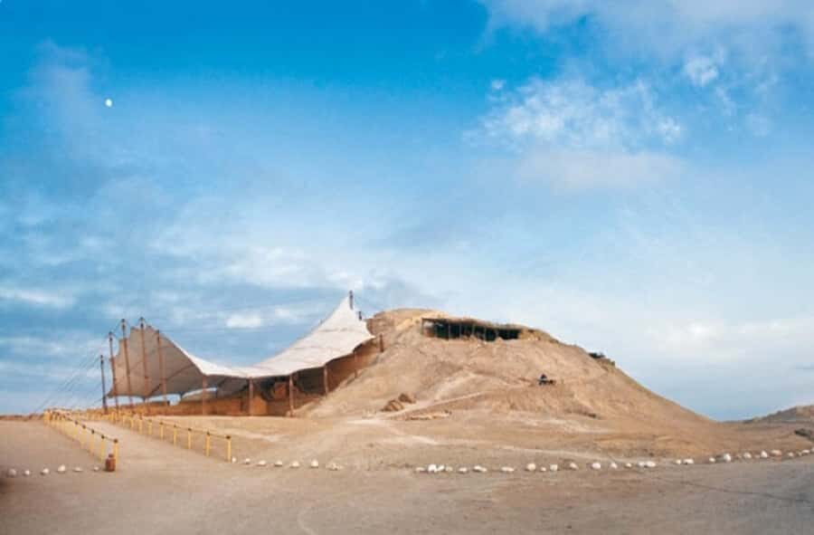 Trujillo: El Brujo Complex Archaeological Tour with Tickets - The Chicama Valley drive: a long ride that sets the mood