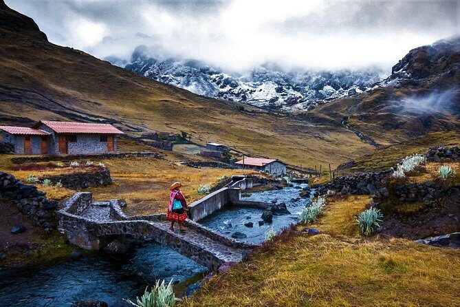 Ultimate Lares Trek & Inca Trail 5 days - Day 2: Condor Pass (4700 m), Cancha Cancha, and the feeling of time slowing down