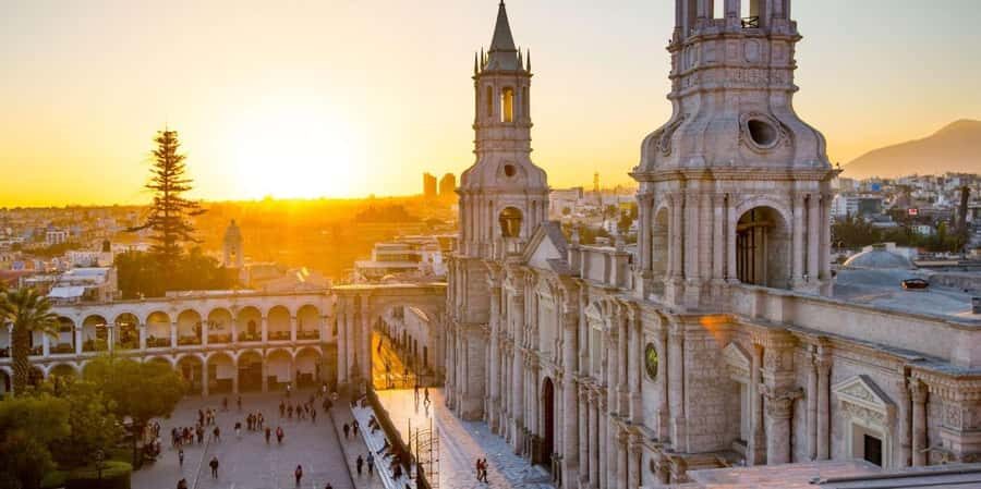 Walking tour through the Historic Center of Arequipa - Where the Tour Starts: Arequipa’s Main Square and Quick Orientation