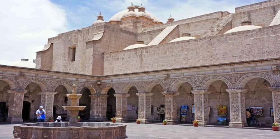 Walking tour through the Historic Center of Arequipa - From Bolognesi/Grau Bridge to Volcano Views: Misti and the Chili River