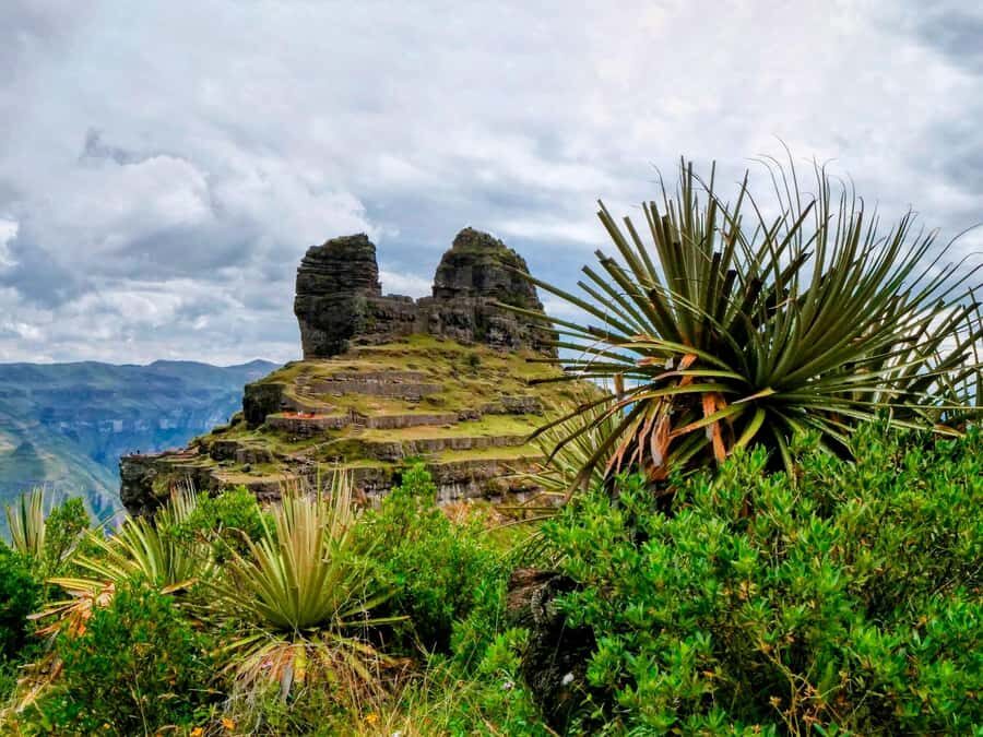 "Waqra Pucara, The Majestic Fortress Revealing Secrets of the Andes". - Breakfast in Pitumarca and the Drive by Pomacanchi Lagoon